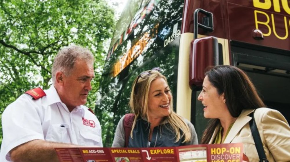 Ask our bus guides for the best hole-in-the-wall places to see in Los Angeles!