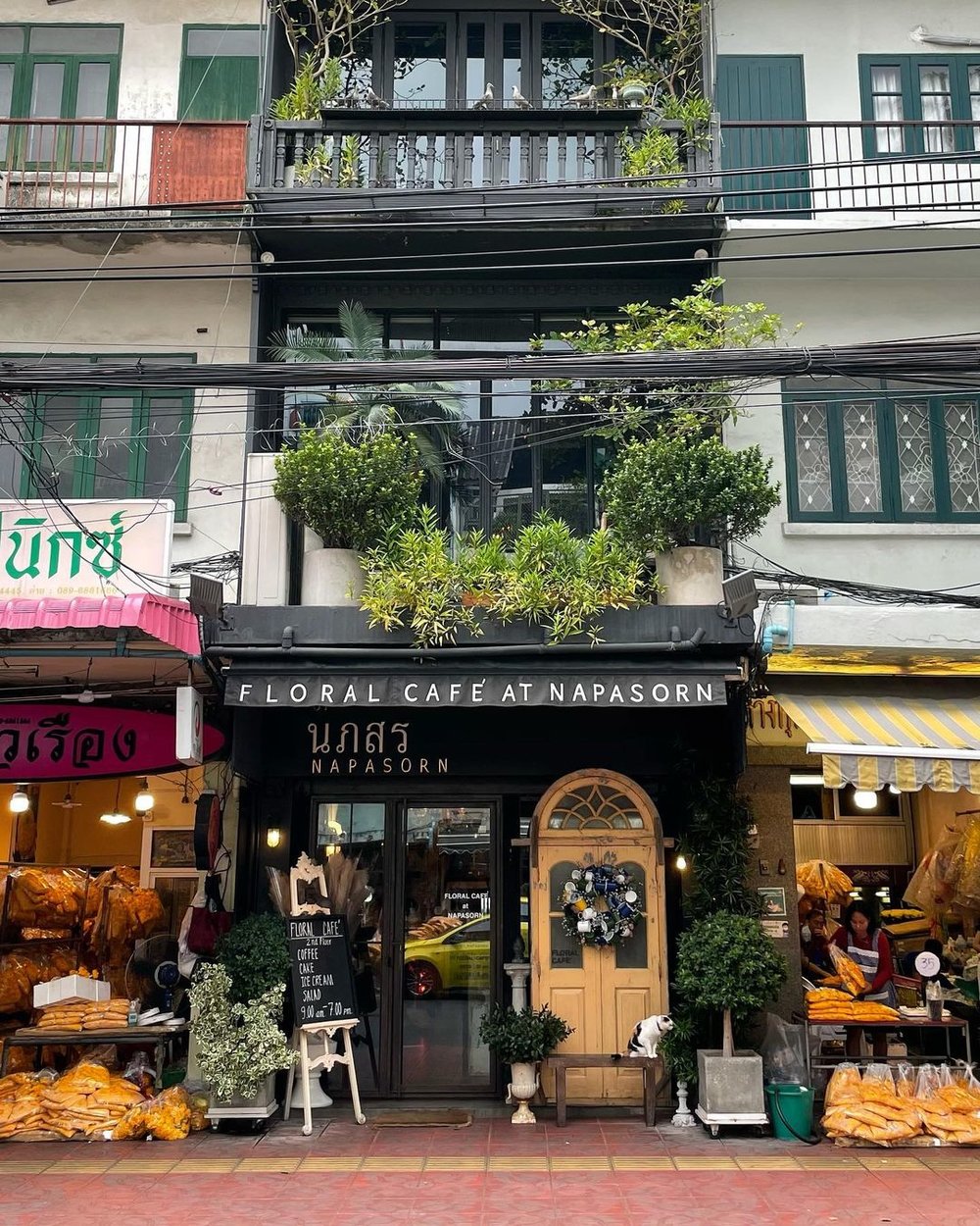 Floral Café at Napasorn best bangkok cafe