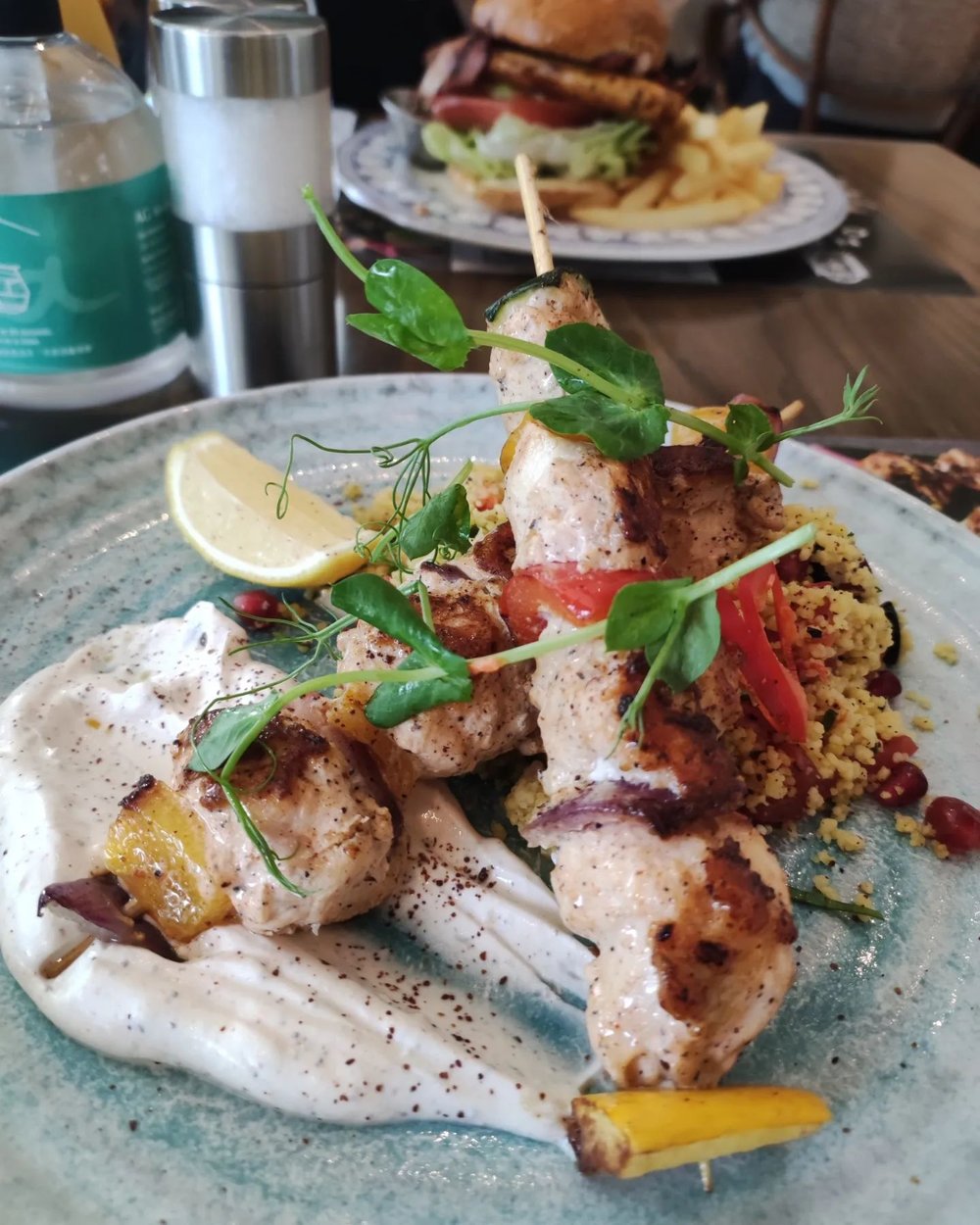 香口的烤雞串配以輕盈的乳酪,很適合夏天。(Instagram @ohsuyehere)