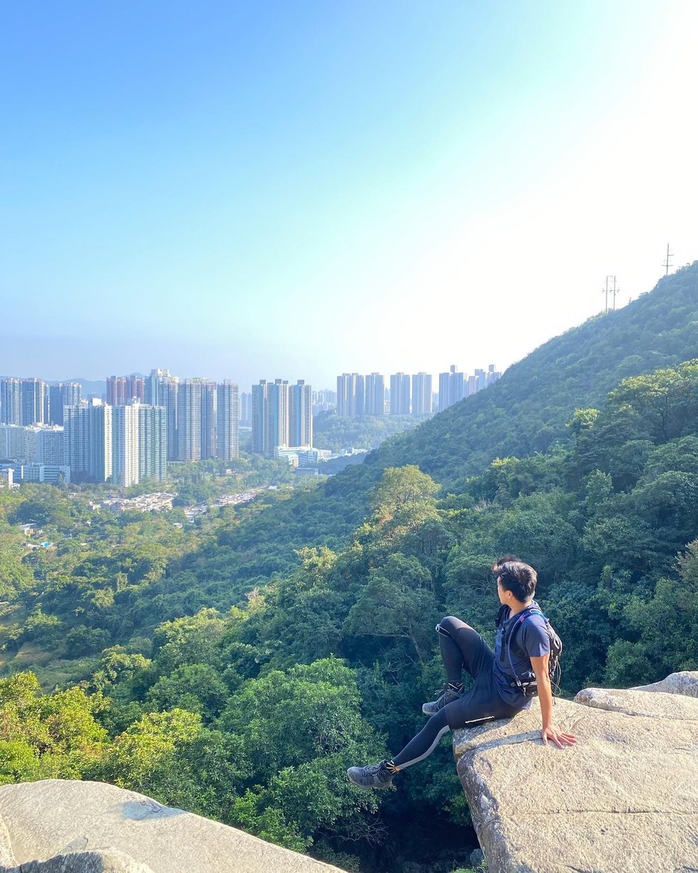 走到另一邊可看到坑口將軍澳村的全景,景色豁然開朗。(Instagram @keith_kwk)