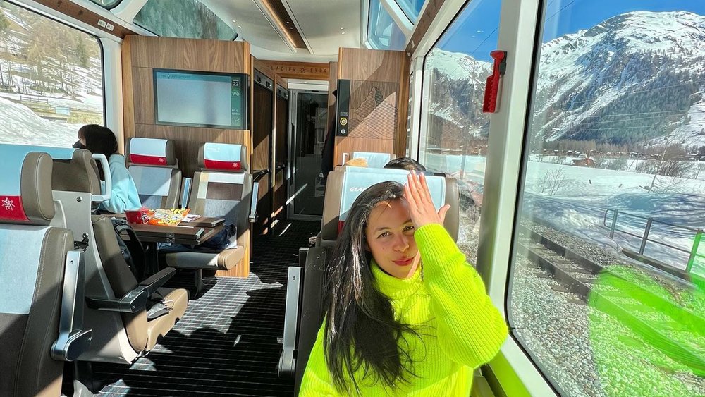 See the Swiss Alps and marvel at it from afar.  Image credits: @la_veraa