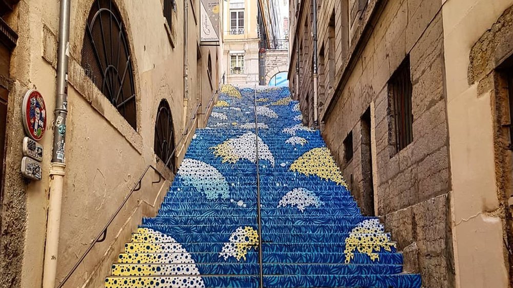 Spot colourful murals as you tour the city.  Image Credits: @michaela_medinger