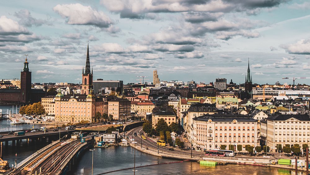The Swedish landscape is adorned by Medieval buildings, well-preserved since the 16th century.   Image credits: @annahunko