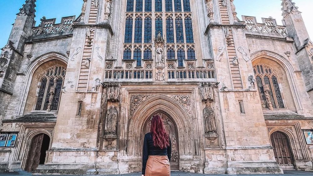 Learn about Bath Abbey’s history which dates back to the 7th century. Credit: melisfontana