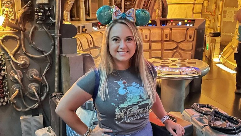 On this ride, you’ll need to pull a blaster’s drawstring to shoot as many targets as you can. Credits: @dreamandamouse on Instagram