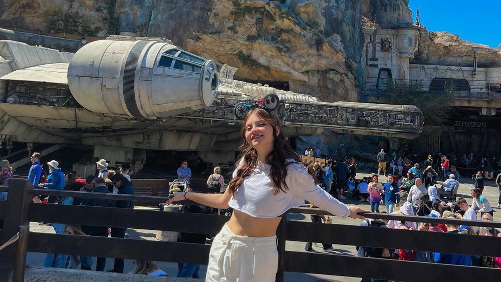 There are heaps of photo ops at Star Wars: Rise of the Resistance. Credits: @kellyygaines