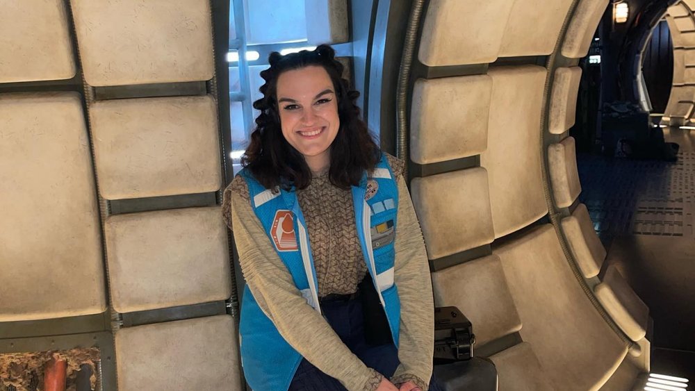 Take pics for the Insta inside the Millennium Falcon! Credits: @azarrichards