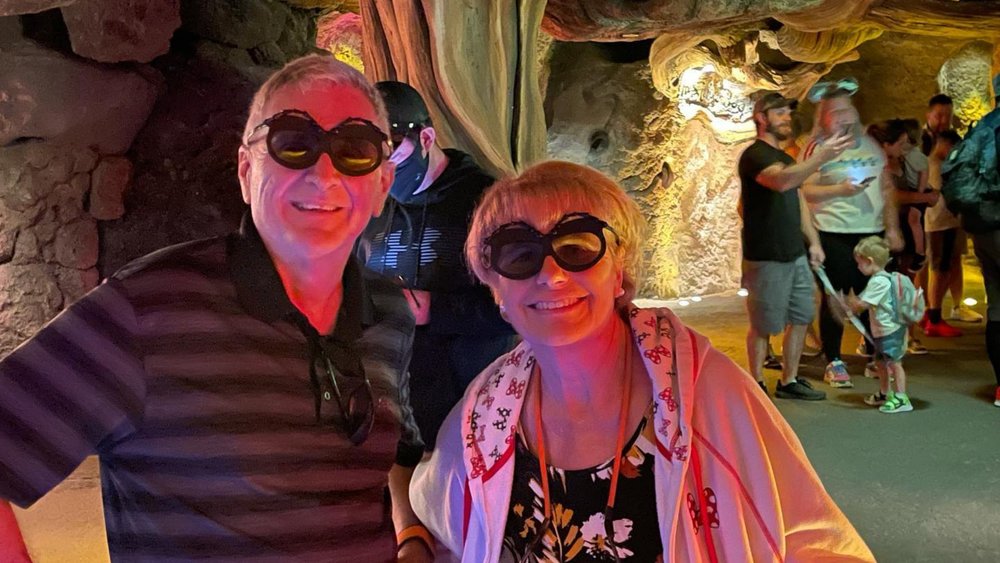 Don’t forget to take a pic with those funky glasses! Credits: @wykdnyx