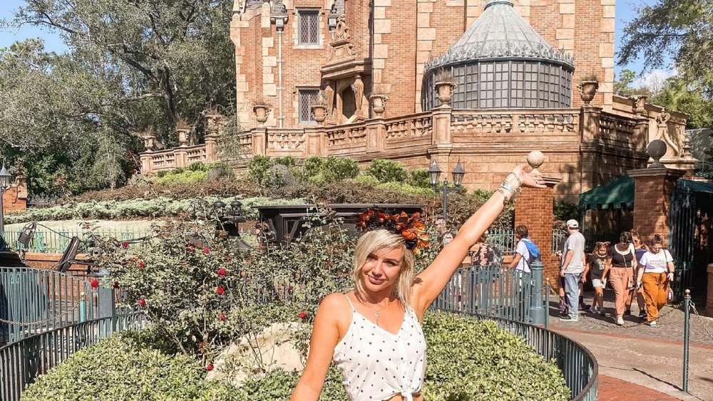 Don’t worry, ghosts inside The Haunted Mansion are friendly! Credits: @charlotte_inwonderland