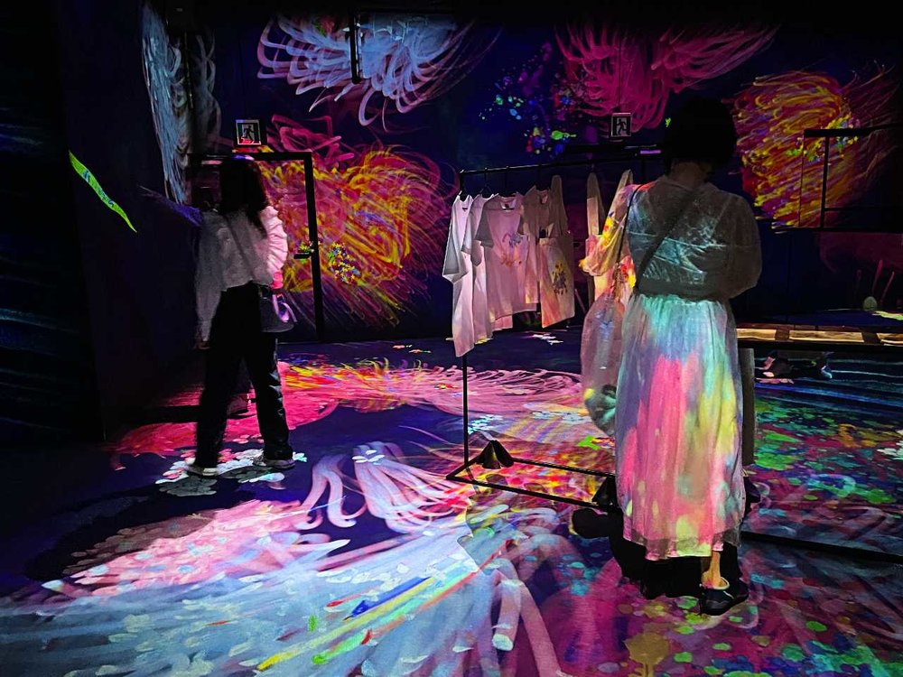 チームラボボーダレス お絵かきファクトリーエリア