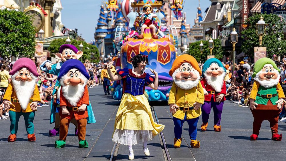 Disneyland vs Walt Disney World: Differences You Didn’t Know About ...