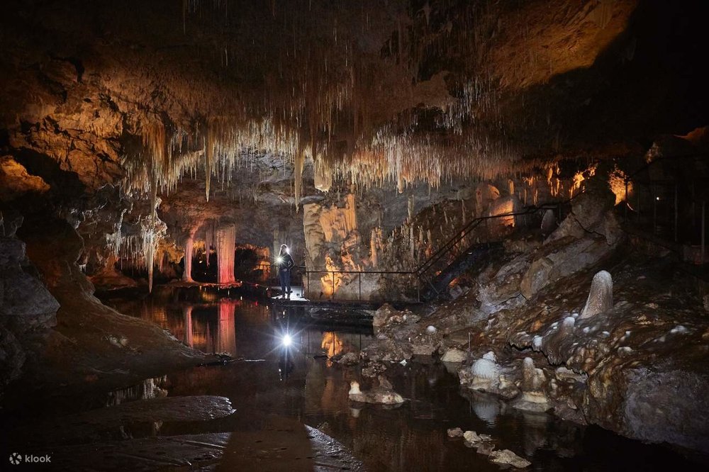 perth best road trips lake cave 2