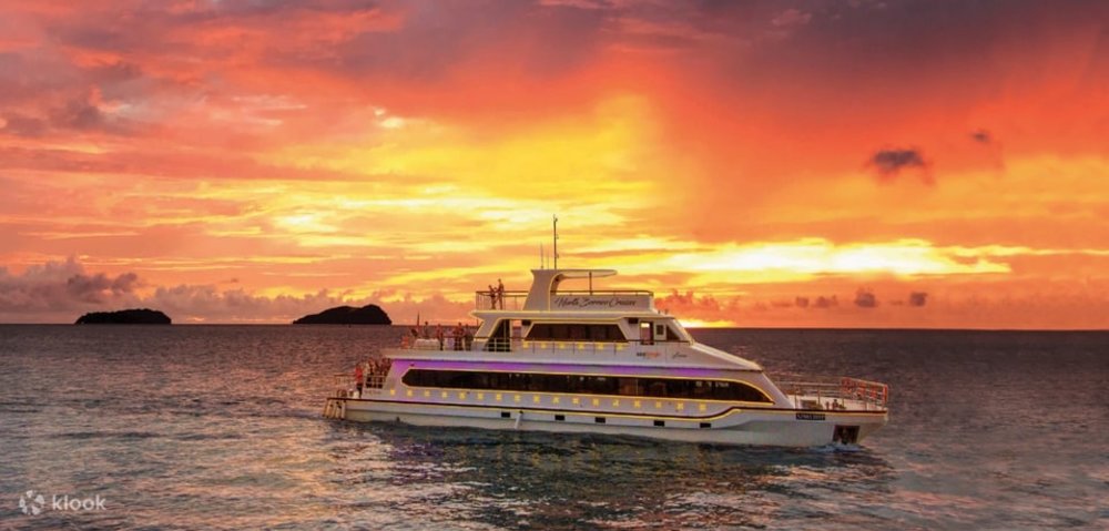 แพ็กเกจล่องเรือชมพระอาทิตย์ตกและรับประทานอาหารค่ำ พร้อมเครื่องดื่มฟรี ที่โคตา คินาบาลู
