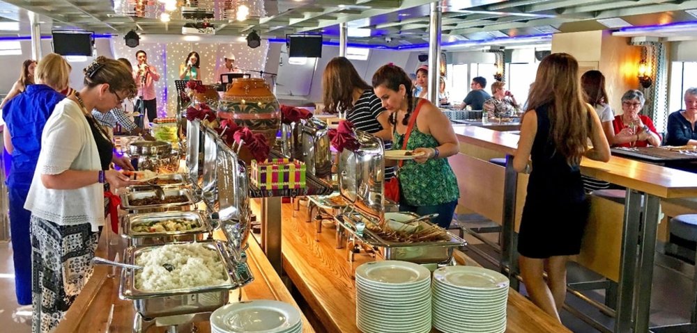 แพ็กเกจล่องเรือชมพระอาทิตย์ตกและรับประทานอาหารค่ำ พร้อมเครื่องดื่มฟรี ที่โคตา คินาบาลู 3