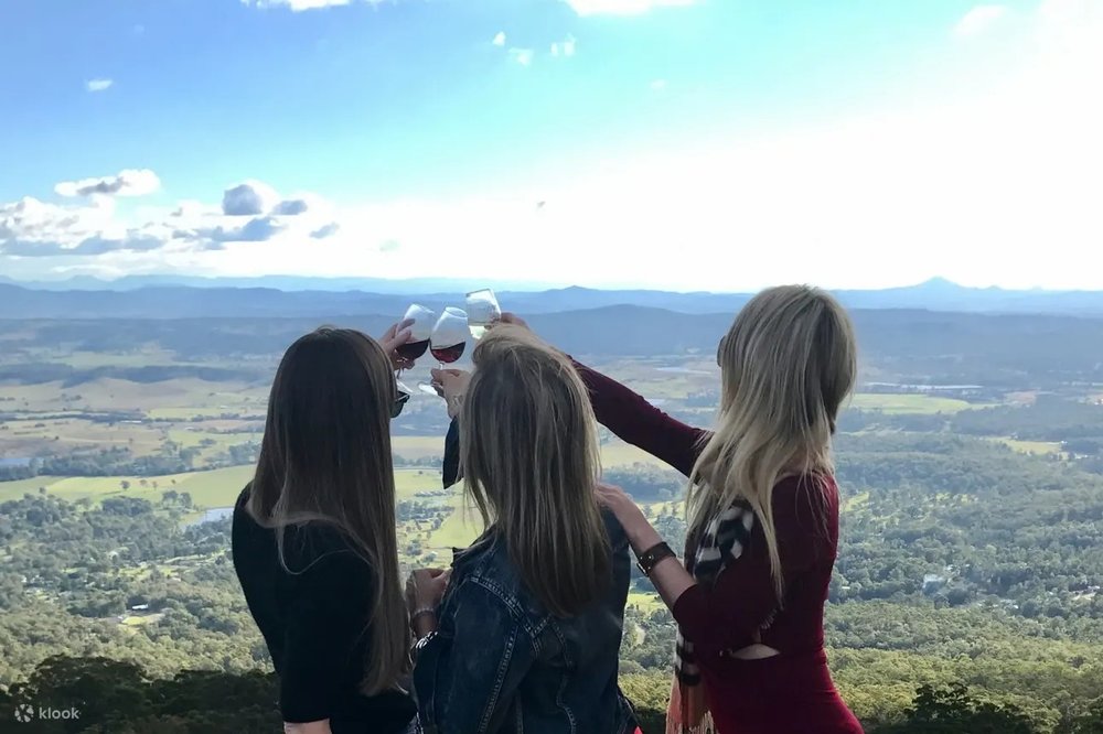 tamborine mountain winery hopping