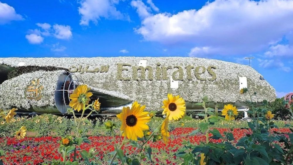 This gigantic Emirates Airbus A380 holds the title as the largest floral installation across the planet!