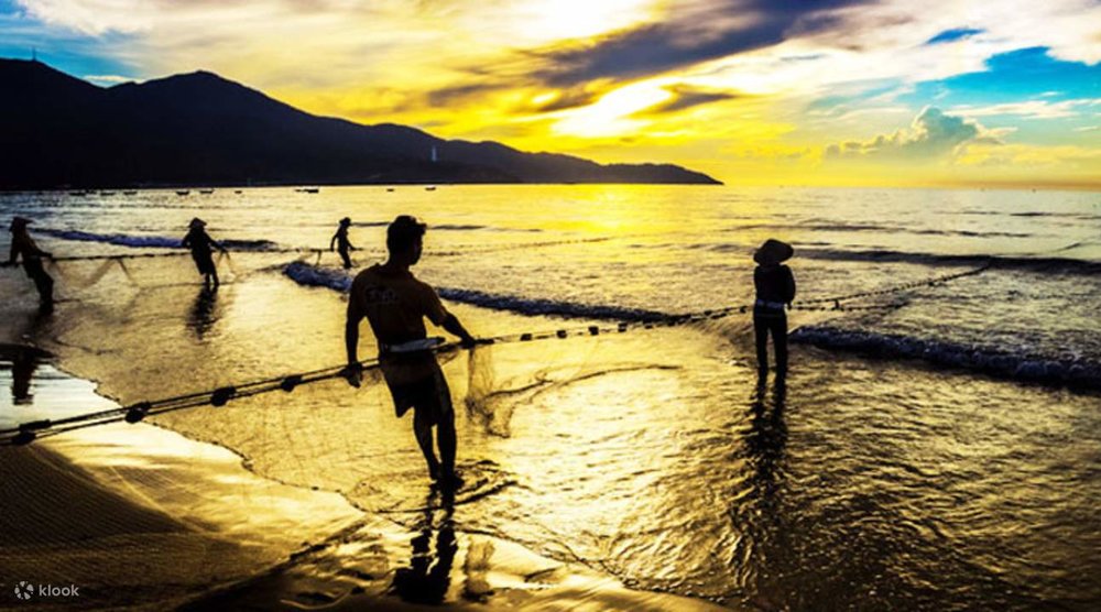 ทัวร์ชิมอาหารยามค่ำคืนในดานัง (Night Out in Da Nang Culinary Tour)