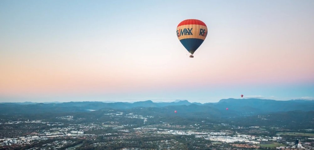 Hot air balloon ride gold coast