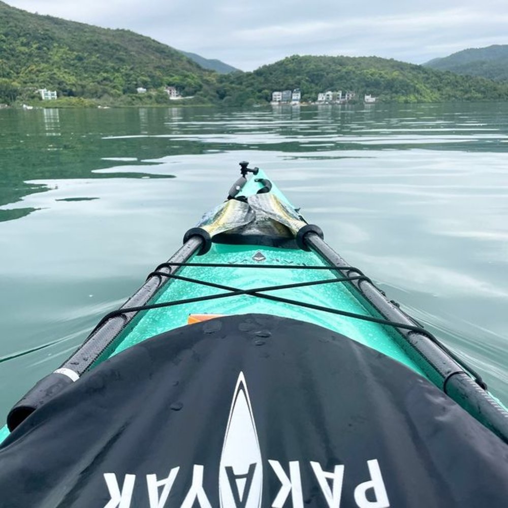 在水平面欣賞香港的自然美,又是一種與別不同的角度。 (Instagram @piscateus)