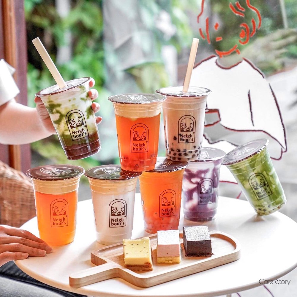 bubble teas in table