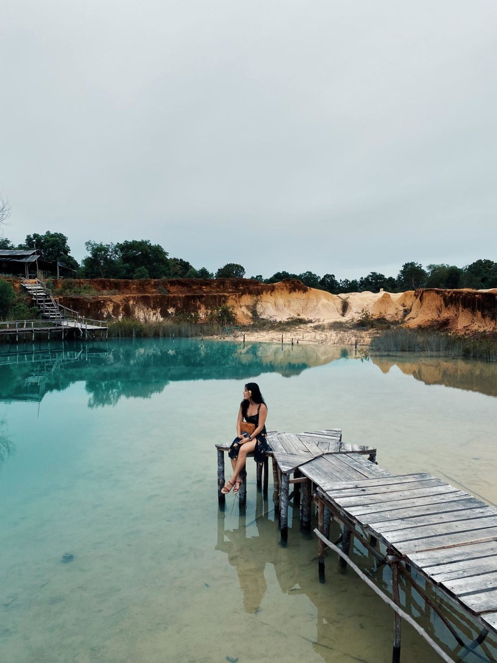 Gurung Pasir Telaga Biru
