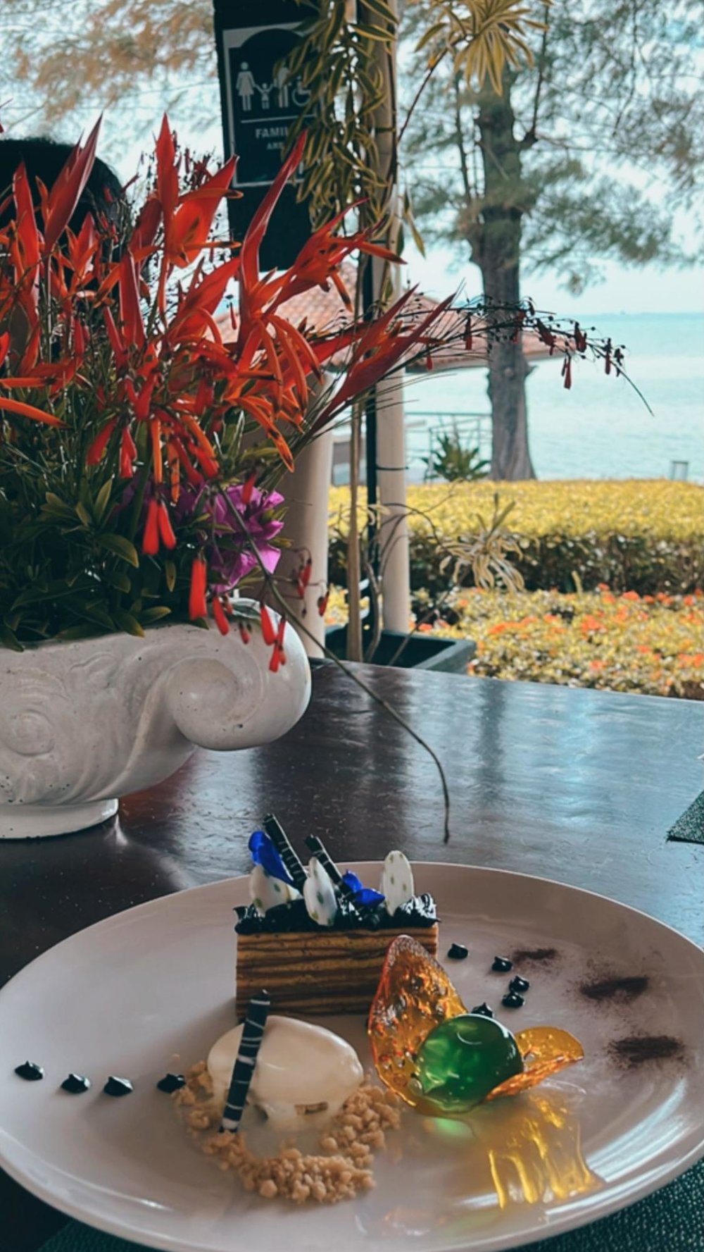 pantai indah restaurant