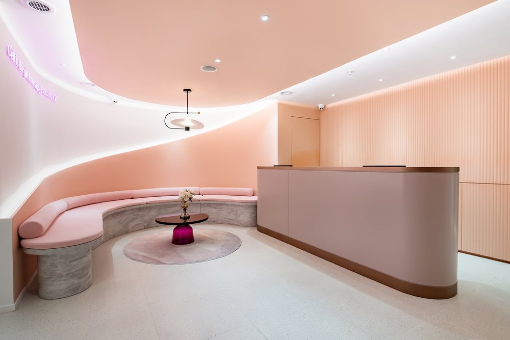 細心聆聽客人需要,秉持「以客為本」的服務宗旨。