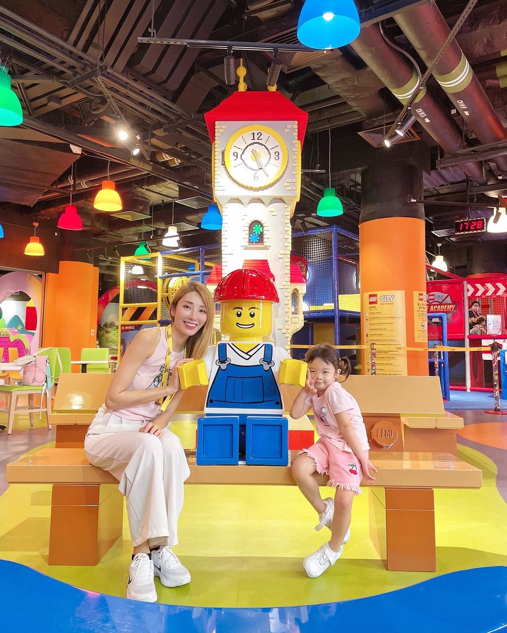 即使小朋友未必愛玩積木,但一樣會受現場繽紛的遊樂設施吸引打卡。(Instagram @ayutangyuyu)