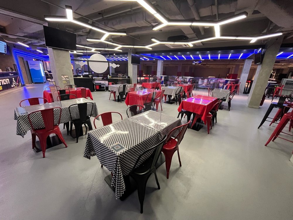 室內遊樂場 愛民18彎賽車