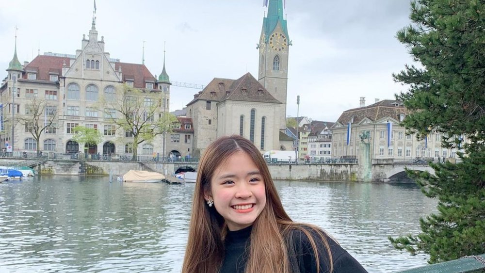 Head to Münsterbrücke for great views of Zurich. Credit: khawpunchaya