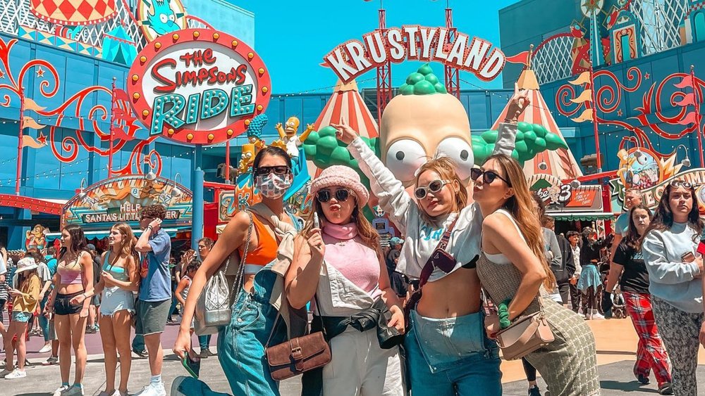 Hop to Krustyland and go off to have a ton of great eats! Image credits: @fahntcp on Instagram