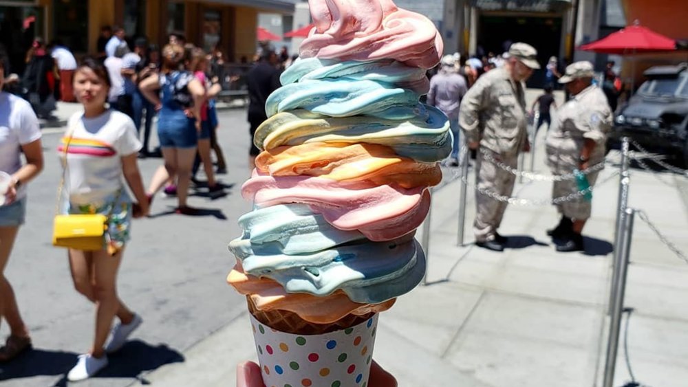 The best way to cool off is with a cone of Universal Studio's ice cream. Image credits: @gareneats on Instagram