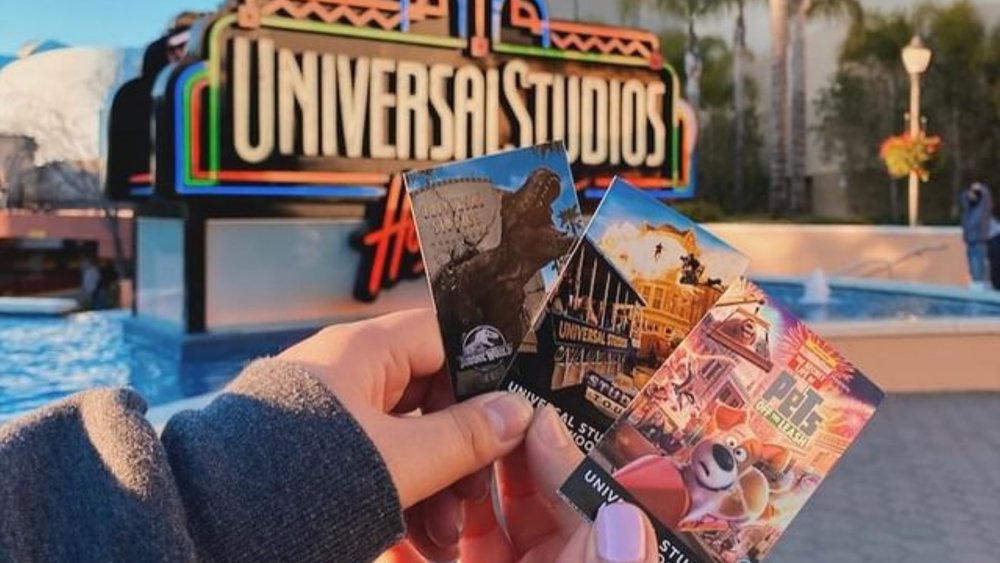 Park tickets are something to collect to remind you of the terrific day at Universal Studios. Image credits: @mimivera8 on Instagram