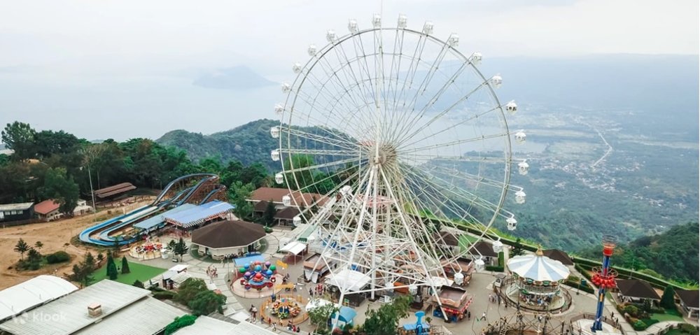 view of park with a big ferris wheel