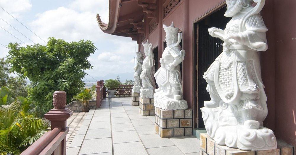 du-lich-chua-long-son-nha-trang