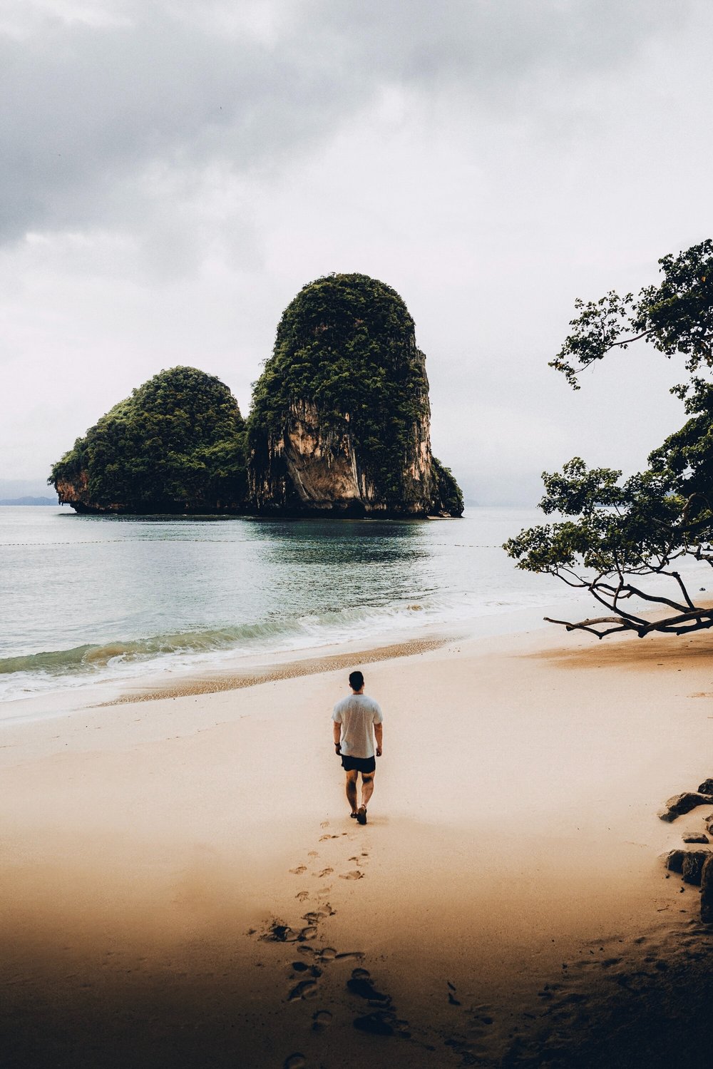 Railay Beach in Krabi thailand island hopping itinerary