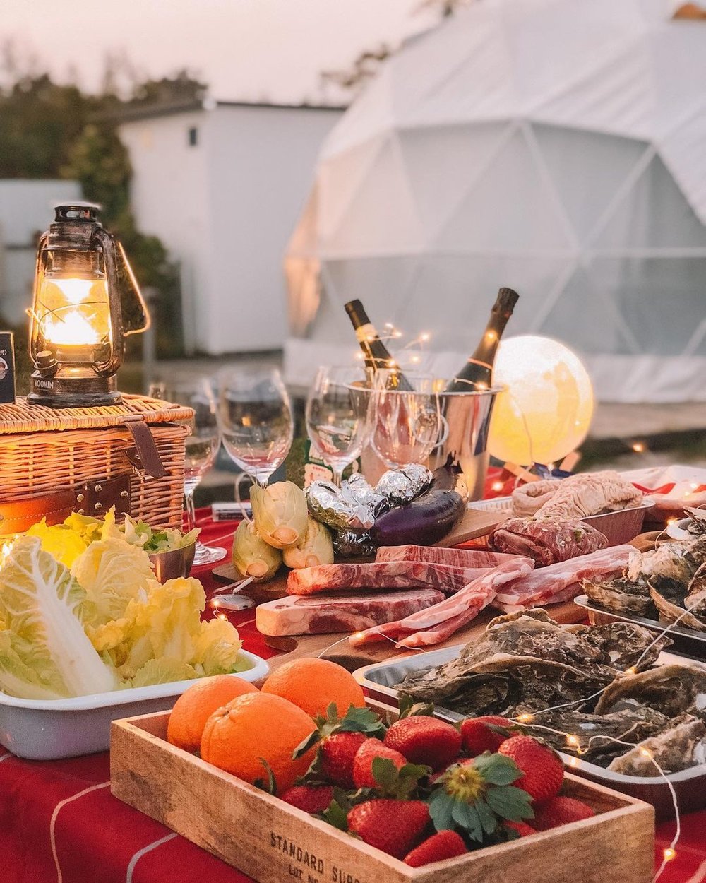 白泥部落欣賞日落 黃昏時份一邊欣賞日落晚霞景致，一邊享受BBQ美食！(Pic｜Instagram@fifi_z)