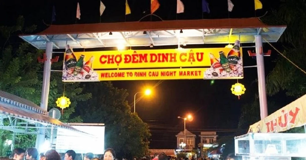 Chợ Đêm Dinh Cậu