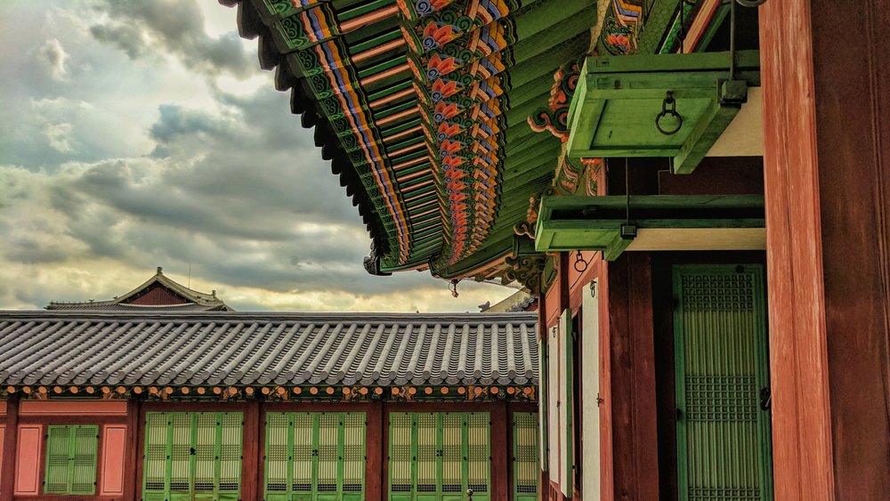 Get transported to the Joseon Dynasty at Suwon.  Image credits: Chan Hyuk Moon on Unsplash