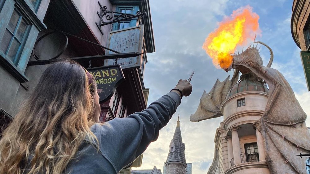 With the perfect wand, anything is possible. Credits: @peguera2983 and @marta_creixell