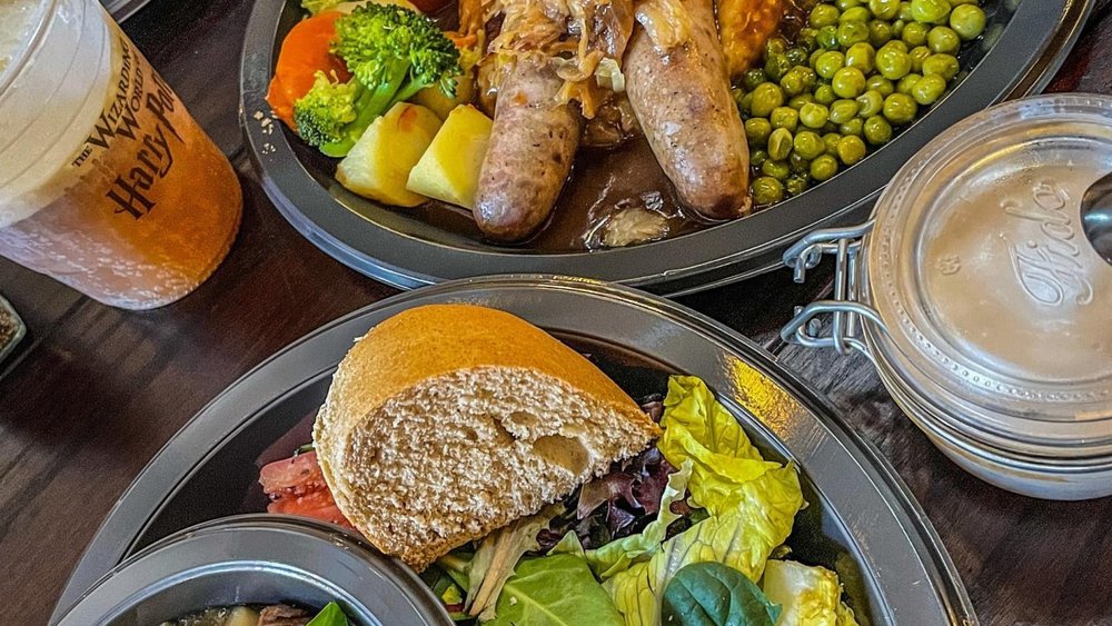 Have a bite of the classic Bangers and Mash! Credits: @jes_salvador7