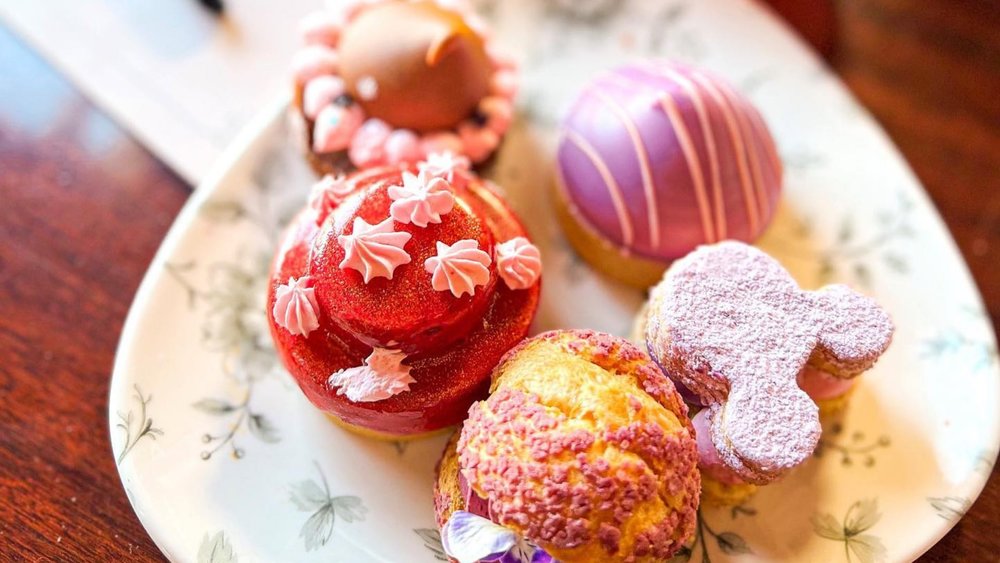 Mini French pastries that are c'est magnifique! Credit: @kats_disneylife on Instagram