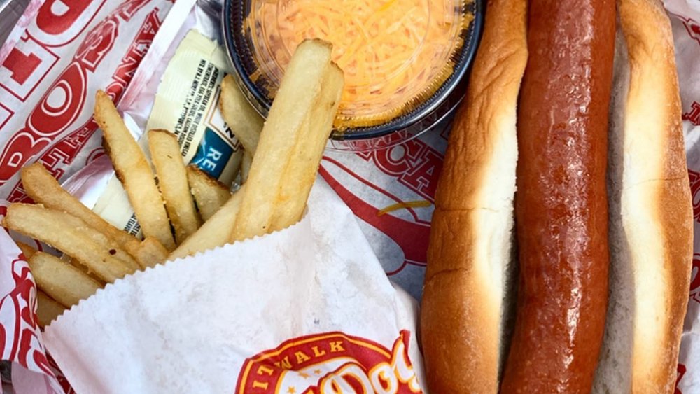 Aside from your classic franks, the menu items also include gluten-free hot dogs for those on a healthy diet.  Image credits: @dallasceliac on Instagram