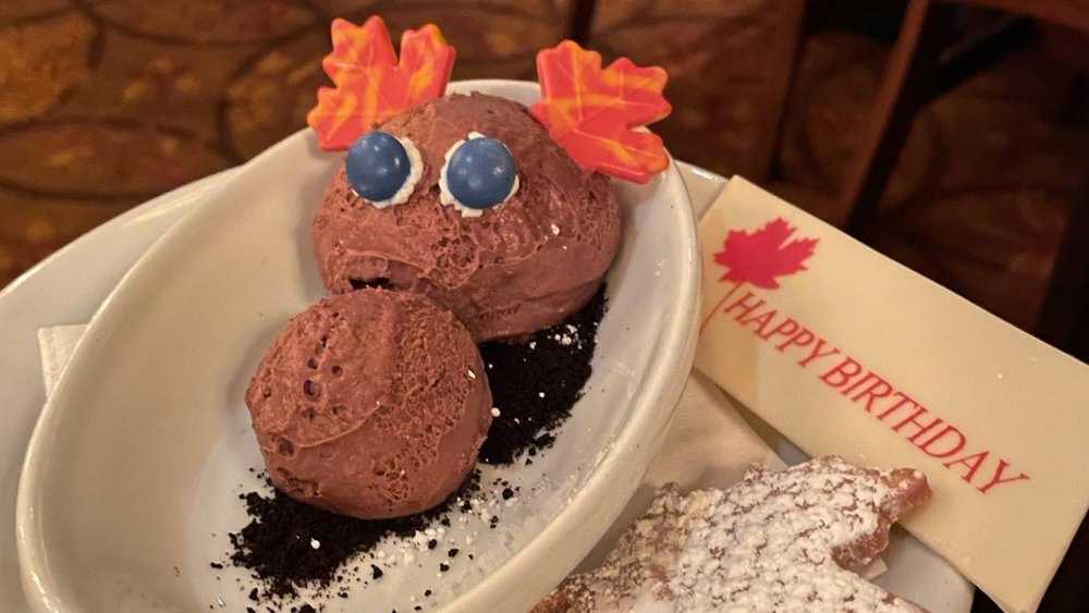 Maple leaves abound in this Canadian restaurant! Credits: @mickeyandnana on Instagram