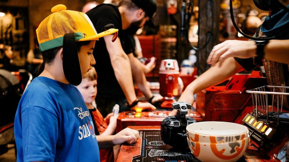 Choose between R-Series and BB-series droids. Credits: @mamaperezx3 on Instagram