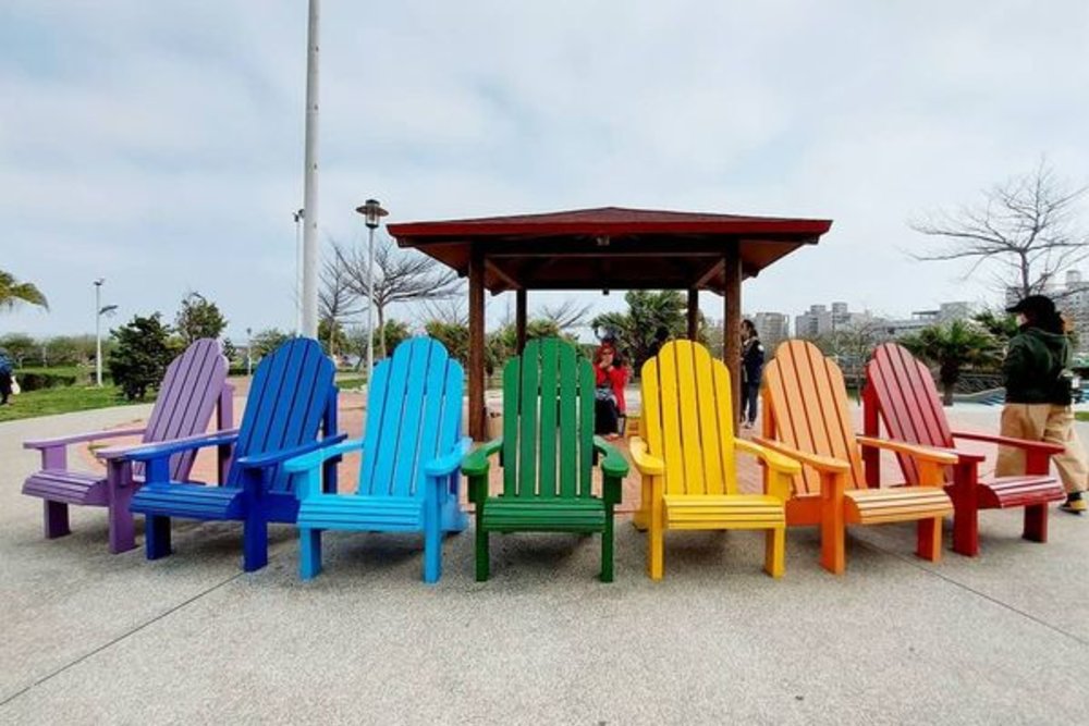 台中親子景點：頂魚寮公園 彩虹椅