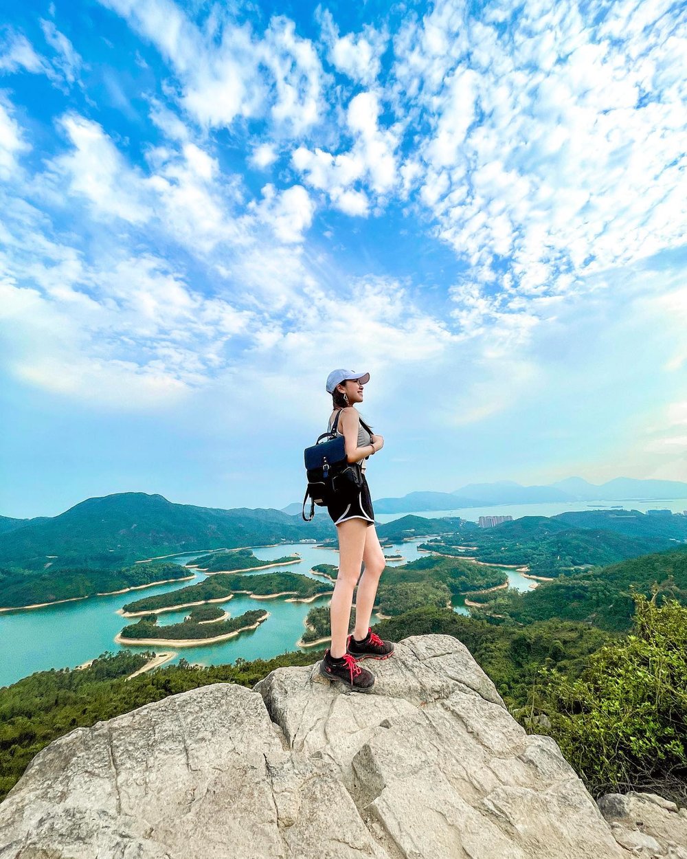 港版千島湖的景色吸引不少網紅去打卡。 大欖沖水塘一帶的景色(Instagram @vickyyyy_ho)