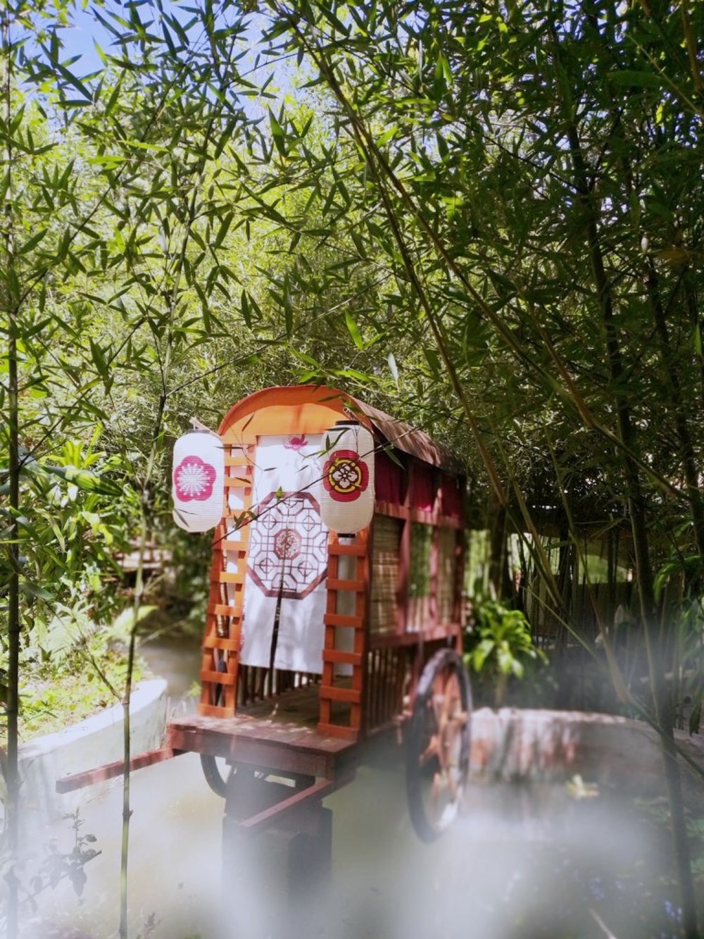 gio-mo-cua-khach-lau-da-lat