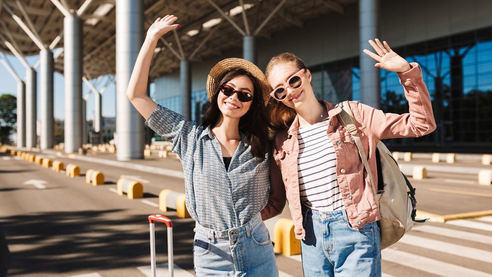 You and your travel buddies can rest easy knowing that your Klook driver will wait for you at the airport