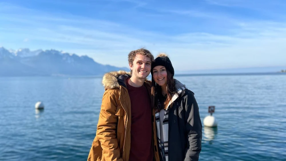 Pose for a photo by Lake Geneva and get the Alps in its backdrop